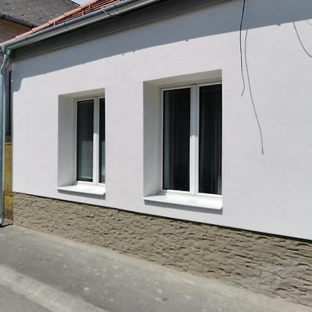 Tifani Apartman Keszthely Exteriör bild