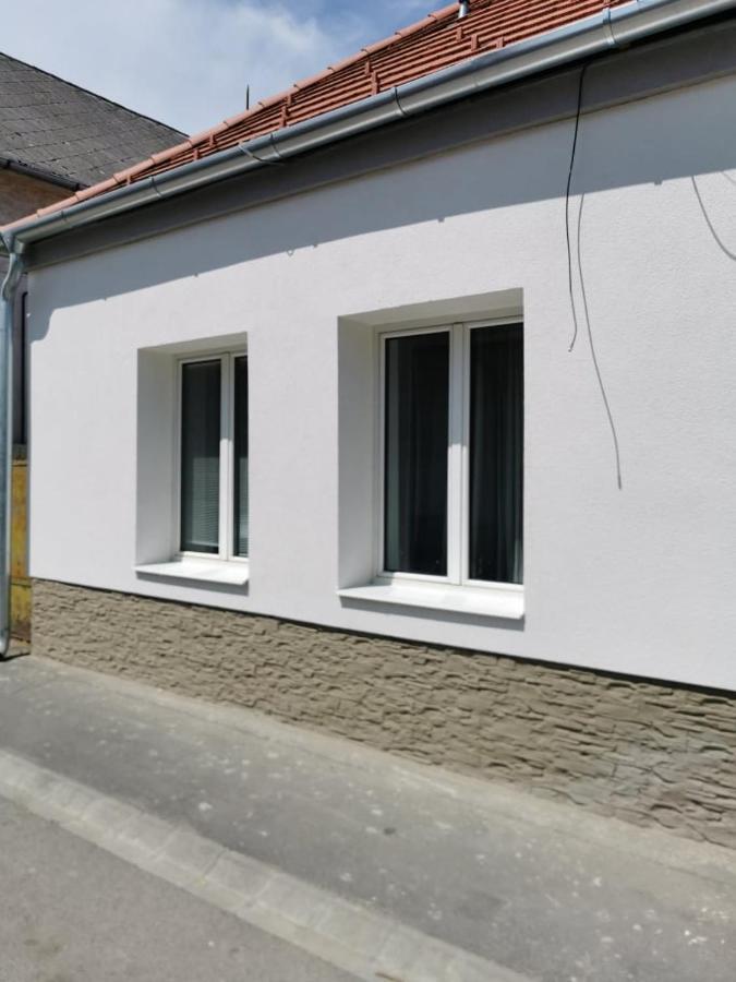 Tifani Apartman Keszthely Exteriör bild