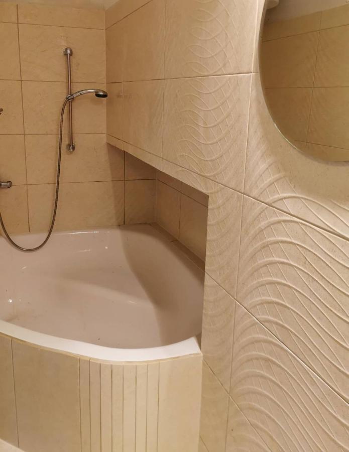 Tifani Apartman Keszthely Exteriör bild